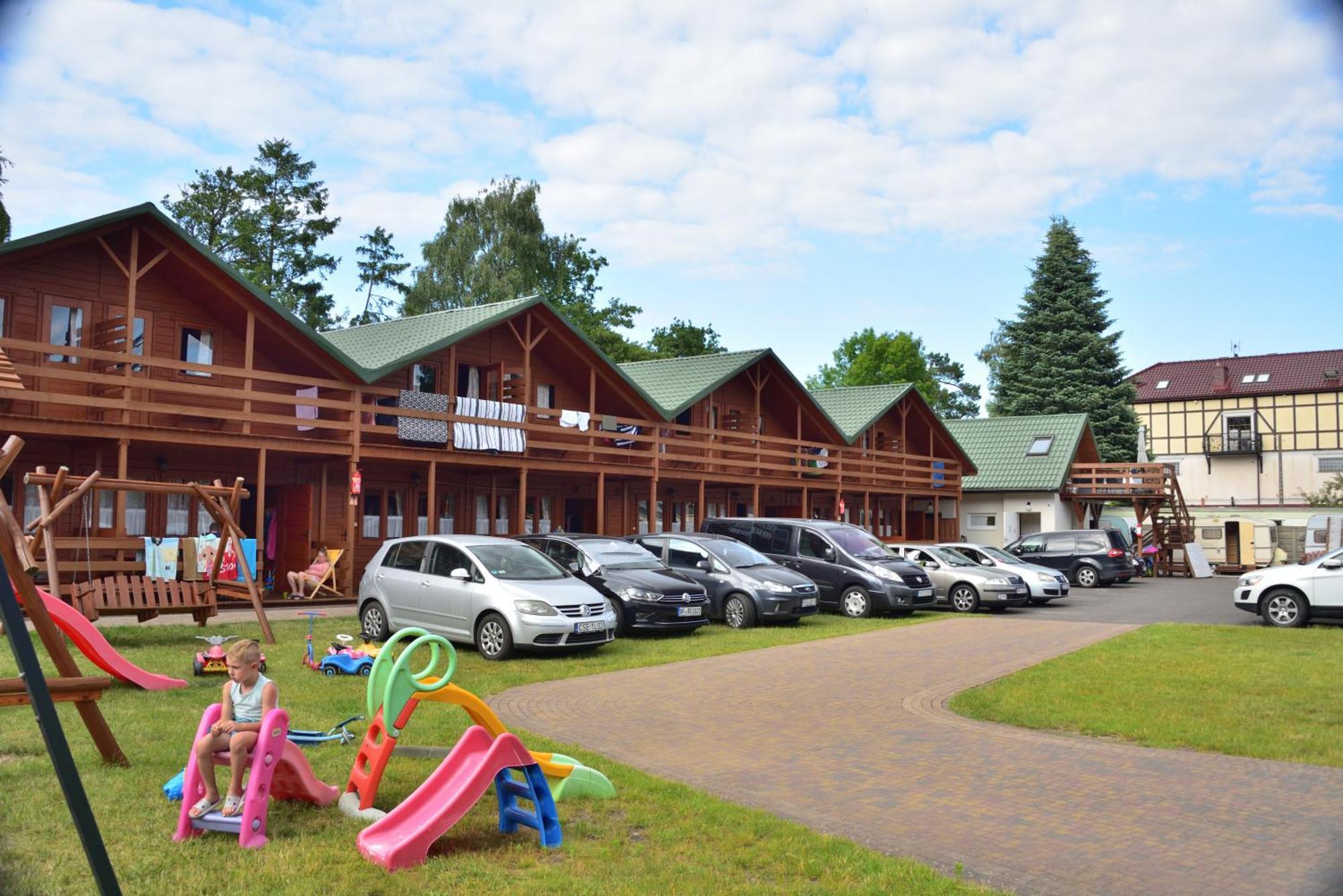 Mlodziezowy Domek Dla Grup Eldorado Mielno Centrum, 200M Od Morza Extérieur photo